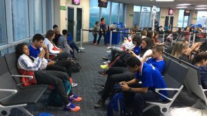 La delegación nacional ya instalada en el aeropuerto de Panamá
