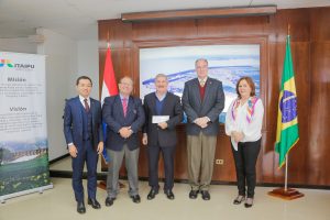 De izquierda a derecha: Marcelo Toyotoshi, Camilo Pérez, Miguel Carrizosa, James Spalding y Teresa Narvaja.