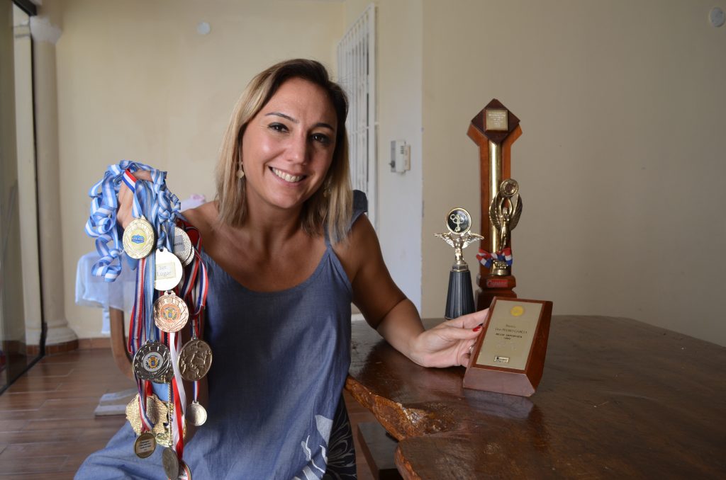 Carolina Tovar (42), recordista nacional en salto alto.