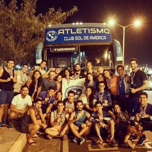Equipo de Sol de América rumbo a Encarnación.