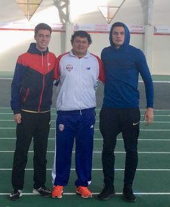 De izquierda a derecha: Mateo Aquino, Edgar Galeano y Fabrizio Aquino.