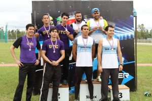 Posta 4 x 400 mayores masculino. Campeón San José.